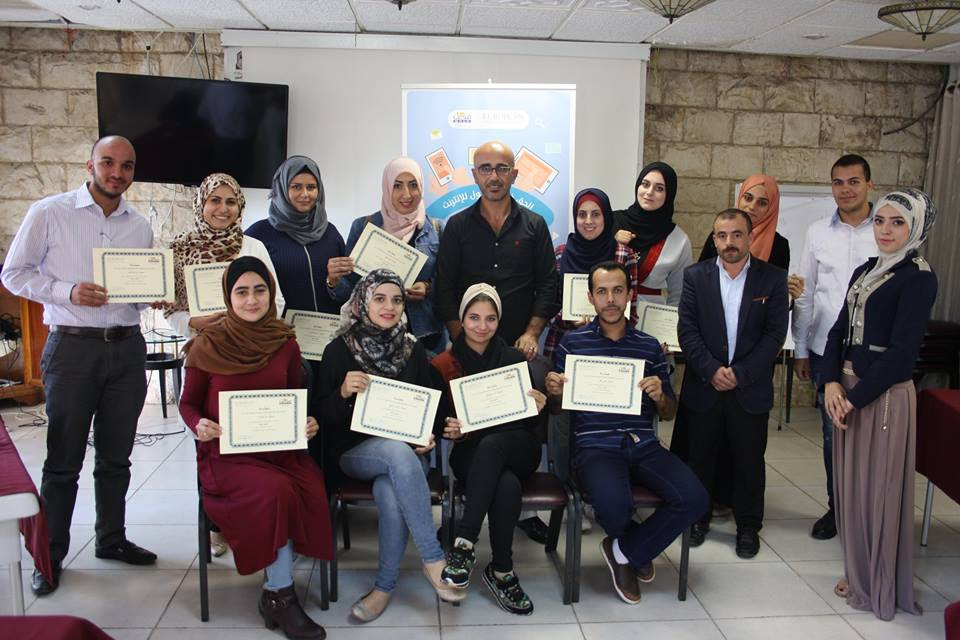 مدى يختتم الدورة التدريبية الثانية حول الحقوق الرقمية للصحفيين في نابلس
